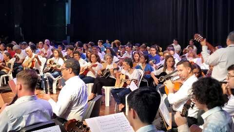 Alunos de projeto social v&atilde;o dividir palco com m&uacute;sicos internacionais 
