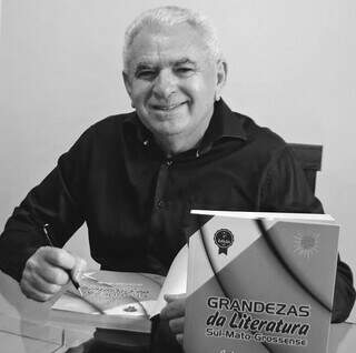Morre aos 69 anos o escritor e poeta Guimar&atilde;es Rocha