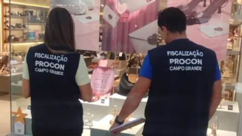 Com&eacute;rcios passam por fiscaliza&ccedil;&atilde;o e orienta&ccedil;&atilde;o para o Dia dos Namorados