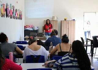 Bairro onde quem d&aacute; medo &ldquo;&eacute; o Choque&rdquo; tem um projeto social a cada esquina 