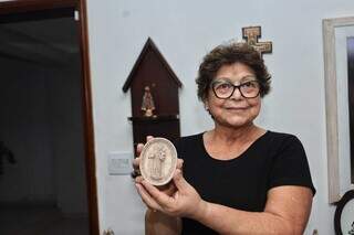 Tradição de aliança em bolo de Santo Antônio começou em 1999 Tradição de aliança em bolo de Santo Antônio começou em 1999