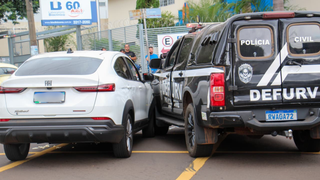A caminho de delegacia, viatura com 5 presos é atingida por carro no Centro A caminho de delegacia, viatura com 5 presos é atingida por carro no Centro