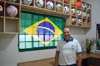 Wilson levou 3 anos para completar a cole&ccedil;&atilde;o de bolas de todas as Copas