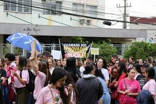 Professores municipais saem às ruas para reivindicar reajuste de 5,4% Professores municipais saem às ruas para reivindicar reajuste de 5,4%