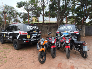 Grupo é preso com 6 motos em desmanche após série de furtos Grupo é preso com 6 motos em desmanche após série de furtos