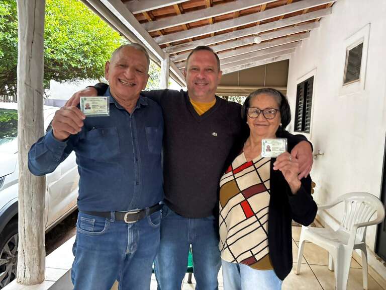 Casados há 54 anos, eles marcaram encontro para buscar novo RG