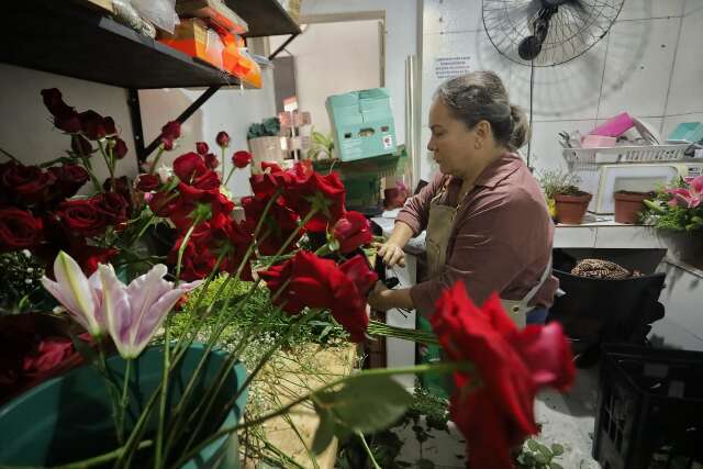 Flor &eacute; amor, mas tamb&eacute;m &eacute; correria no Dia dos Namorados