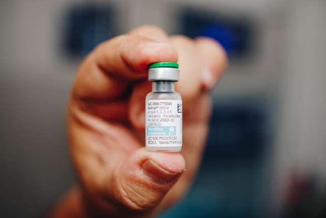Sesau alerta para not&iacute;cias falsas e afirma que vacina da dengue &eacute; segura