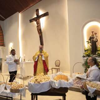 Fama de casamenteiro dura 800 anos, mas padroeiro tem maior legado na caridade