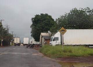 Caminhoneiros criticam falta de pontos de parada e descanso em Campo Grande Caminhoneiros criticam falta de pontos de parada e descanso em Campo Grande