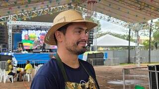 Em ritmo de "copa junina", arraial no Centro tem gostosuras de R$ 5 a R$ 40 Em ritmo de "copa junina", arraial no Centro tem gostosuras de R$ 5 a R$ 40