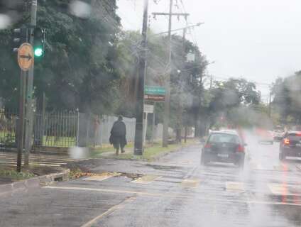Campo Grande acumula at&eacute; 68 mm de chuva e segue sob alerta de temporal