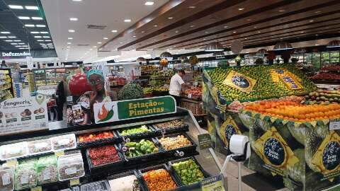 Com Brasil em campo, clientes aproveitam mercado vazio para fazer compras