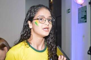 Brasil entra em campo e igreja transforma culto em torcida pelo hexa