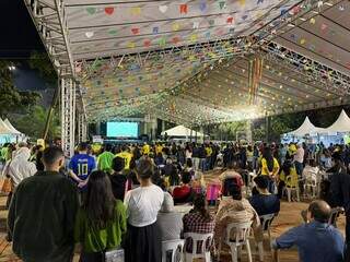 Praça do Rádio vira after do jogo com quentão e arraial de Santo Antônio Praça do Rádio vira after do jogo com quentão e arraial de Santo Antônio