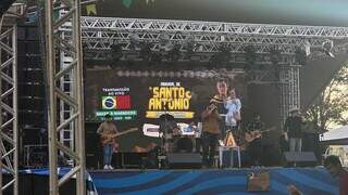 Em ritmo de "copa junina", arraial no Centro tem gostosuras de R$ 5 a R$ 40 Em ritmo de "copa junina", arraial no Centro tem gostosuras de R$ 5 a R$ 40