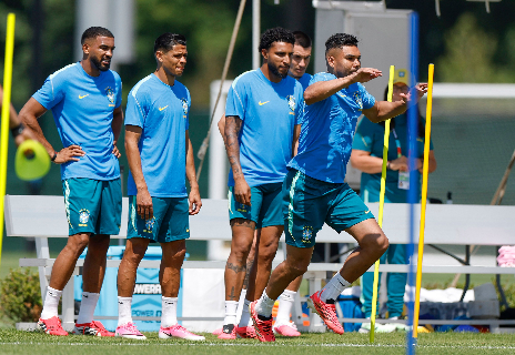 Com &Eacute;derson no banco, Brasil estreia com time ofensivo na Copa do Mundo
