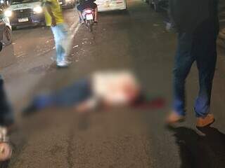Rapaz é assassinado a tiros em frente a tabacaria no Leblon Rapaz é assassinado a tiros em frente a tabacaria no Leblon