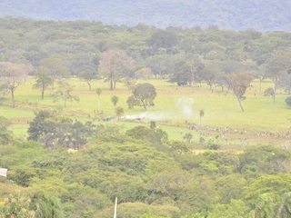 Com demarcação parada desde 2013, terenas ocupam sede de fazenda em Sidrolândia Com demarcação parada desde 2013, terenas ocupam sede de fazenda em Sidrolândia