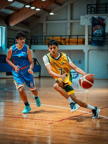 Time de MS apadrinhado por Oscar estreia com vit&oacute;ria no mundial de basquete