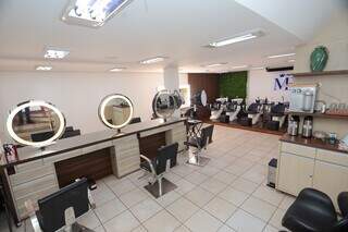 Moça Bonita se destaca como referência em mechas na Capital Moça Bonita se destaca como referência em mechas na Capital