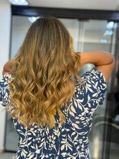 Moça Bonita se destaca como referência em mechas na Capital Moça Bonita se destaca como referência em mechas na Capital