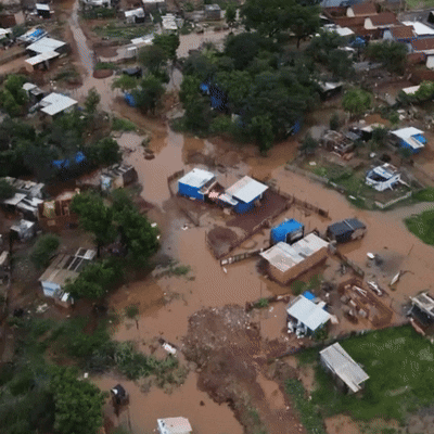 Comunidade Vit&oacute;ria pede doa&ccedil;&otilde;es ap&oacute;s chuvas alagarem casas