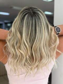 Moça Bonita se destaca como referência em mechas na Capital Moça Bonita se destaca como referência em mechas na Capital