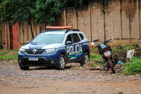 Moto &eacute; encontrada abandonada a 160 metros de terreno onde homem foi achado morto