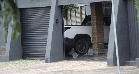 Empres&aacute;rio tem casa vasculhada e foi levado pela PF em a&ccedil;&atilde;o contrabando
