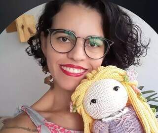   Boneco de orixá em crochê nascido da imensa saudade da Bahia