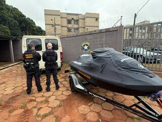 Empresário tem casa vasculhada e foi levado pela PF em ação contrabando Empresário tem casa vasculhada e foi levado pela PF em ação contrabando
