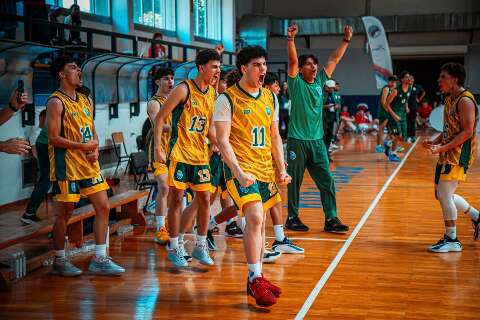 Atletas de MS colocam o Brasil nas oitavas do Mundial Escolar de basquete