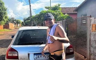 Dupla de capacete invade casa pelos fundos e mata homem com 6 tiros Dupla de capacete invade casa pelos fundos e mata homem com 6 tiros