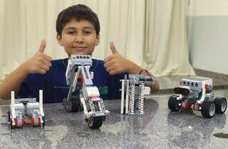 Celular sai de cena e tecnologia assume papel de protagonista nas escolas de MS Celular sai de cena e tecnologia assume papel de protagonista nas escolas de MS