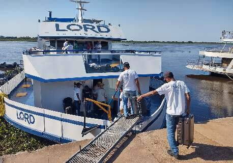 Barcos em Corumb&aacute; ter&atilde;o abastecimento sob novas regras da Receita