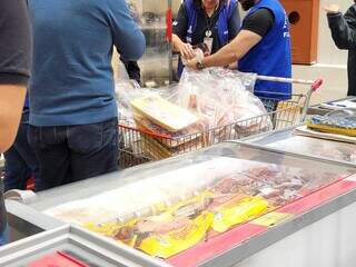 Operação recolhe mais de uma tonelada de produtos e prende gerente de atacadista Operação recolhe mais de uma tonelada de produtos e prende gerente de atacadista