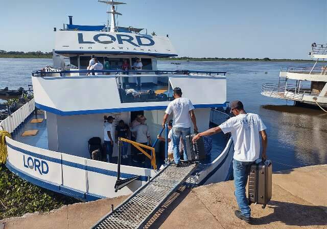 Barcos em Corumb&aacute; ter&atilde;o abastecimento sob novas regras da Receita