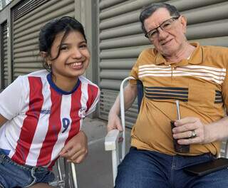 Menina de 12 anos aprende guarani com o avô para manter a origem dele Menina de 12 anos aprende guarani com o avô para manter a origem dele