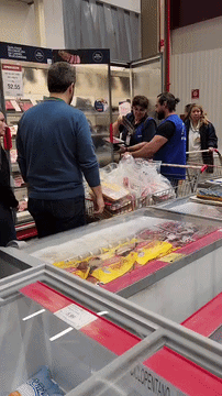 Opera&ccedil;&atilde;o recolhe mais de uma tonelada de produtos e prende gerente de atacadista