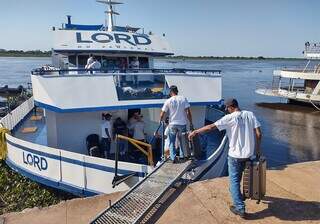 Barcos em Corumbá terão abastecimento sob novas regras da Receita Barcos em Corumbá terão abastecimento sob novas regras da Receita