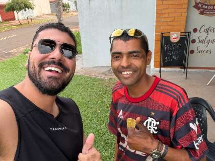 Do sem&aacute;foro ao fen&ocirc;meno na internet, Celinho viraliza como o "Bruxo" de MS
