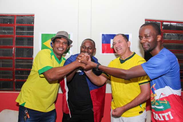 Haitianos mant&ecirc;m esperan&ccedil;a de rea&ccedil;&atilde;o mesmo com 3 a 0 do Brasil