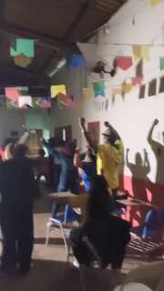 Apesar de cora&ccedil;&atilde;o dividido, haitianos vibram com gol anulado do Brasil