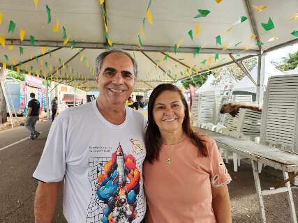 Casal organiza Festa da Padroeira h&aacute; 10 anos ainda espera passar o bast&atilde;o