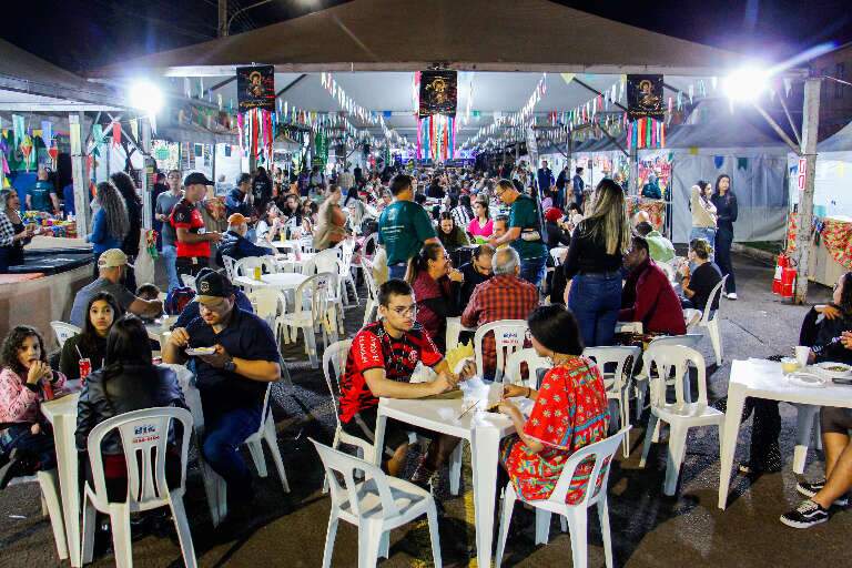 Festa da Padroeira começa hoje com shows, missas e jogo do Brasil 