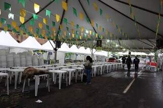 Chuva não atrapalha preparativos e organização mantém Festa da Padroeira Chuva não atrapalha preparativos e organização mantém Festa da Padroeira