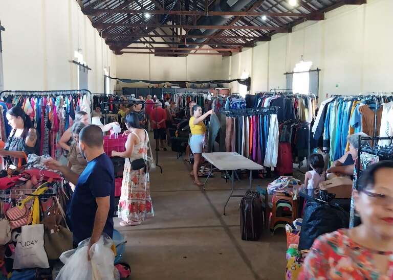 Feira de brechós no Centro é chance de garimpar na véspera do inverno