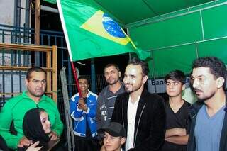 Imigrantes paquistaneses trocam o críquete pelo futebol e torcem pelo Brasil Imigrantes paquistaneses trocam o críquete pelo futebol e torcem pelo Brasil