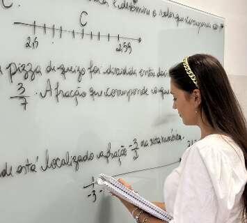 Governo amplia 90 vagas e pode convocar mais professores
